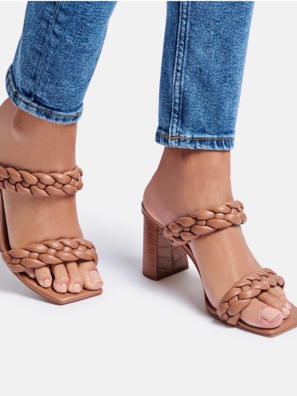 NWOT Dolce Vita Paily Sandal in Caramel